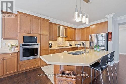 495 Blinco Terrace, Milton, ON - Indoor Photo Showing Kitchen With Double Sink With Upgraded Kitchen