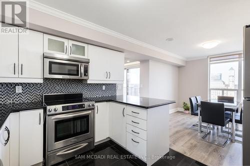 2434 - 3888 Duke Of York Boulevard, Mississauga, ON - Indoor Photo Showing Kitchen