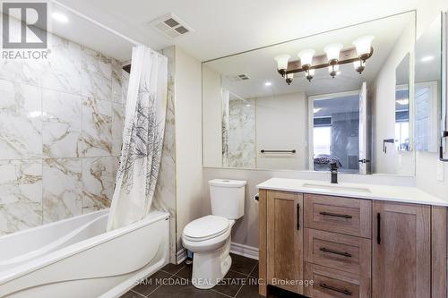 2434 - 3888 Duke Of York Boulevard, Mississauga, ON - Indoor Photo Showing Bathroom