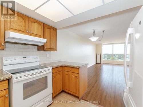 1206 - 310 Mill Street S, Brampton, ON - Indoor Photo Showing Kitchen