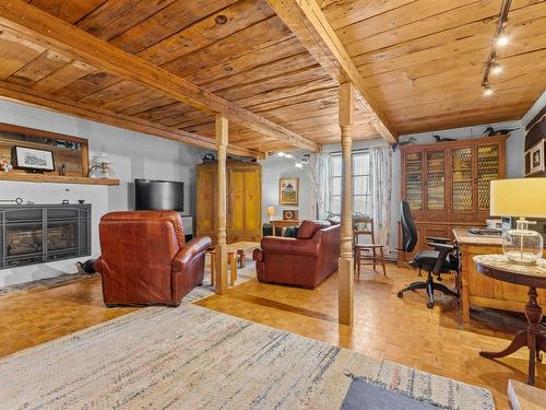 Living room - 859 94E Avenue, Saint-Blaise-Sur-Richelieu, QC - Indoor With Fireplace