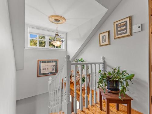 Staircase - 859 94E Avenue, Saint-Blaise-Sur-Richelieu, QC - Indoor Photo Showing Other Room