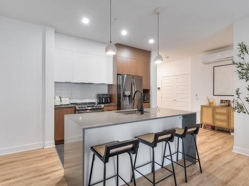 Kitchen - 102-3025 Av. Des Gouverneurs, Laval (Duvernay), QC - Indoor Photo Showing Kitchen With Upgraded Kitchen