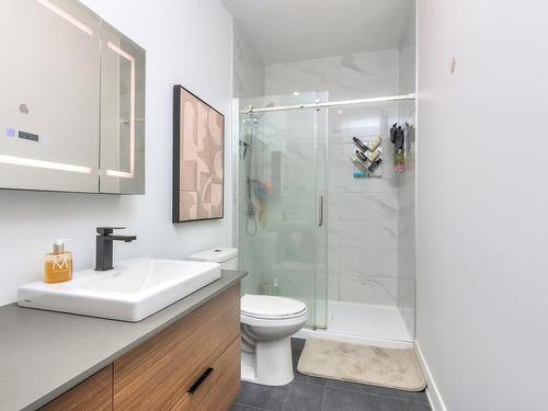 Ensuite bathroom - 102-3025 Av. Des Gouverneurs, Laval (Duvernay), QC - Indoor Photo Showing Bathroom