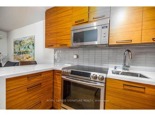 2310-40 Homewood Ave, Toronto, ON - Indoor Photo Showing Kitchen With Stainless Steel Kitchen With Upgraded Kitchen