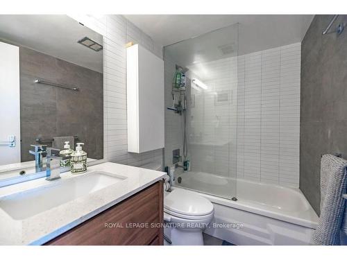 2310-40 Homewood Ave, Toronto, ON - Indoor Photo Showing Bathroom