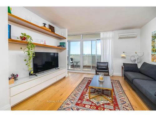 2310-40 Homewood Ave, Toronto, ON - Indoor Photo Showing Living Room