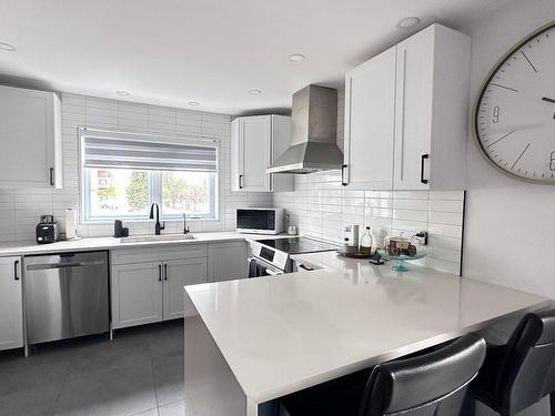 Kitchen - 1021 Av. Châtelaine, Laval (Chomedey), QC - Indoor Photo Showing Kitchen With Upgraded Kitchen