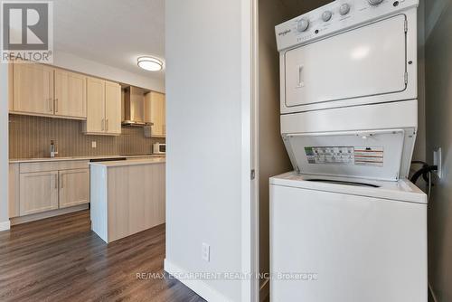 1301 - 2087 Fairview Street, Burlington, ON - Indoor Photo Showing Laundry Room