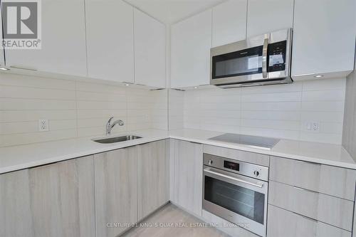 716 - 223 St Clair Avenue W, Toronto, ON - Indoor Photo Showing Kitchen With Upgraded Kitchen