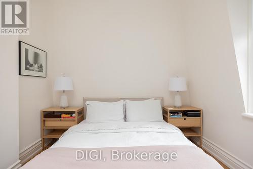 5 Palmerston Avenue, Toronto, ON - Indoor Photo Showing Bedroom