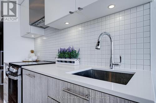 4307 - 251 Jarvis Street, Toronto, ON - Indoor Photo Showing Kitchen