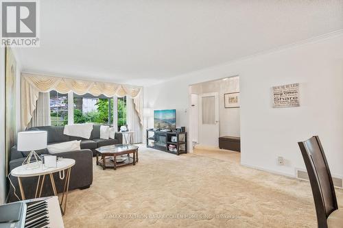 67 Snowcrest Avenue, Toronto, ON - Indoor Photo Showing Living Room