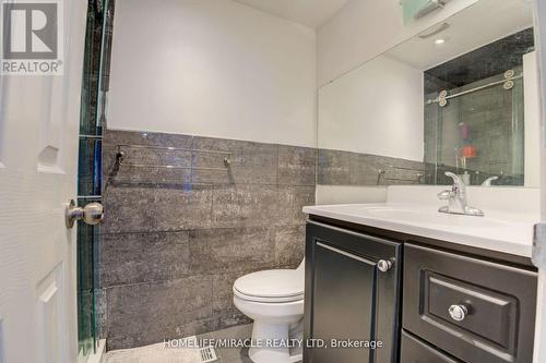 41 Fieldview Crescent, Whitby, ON - Indoor Photo Showing Bathroom