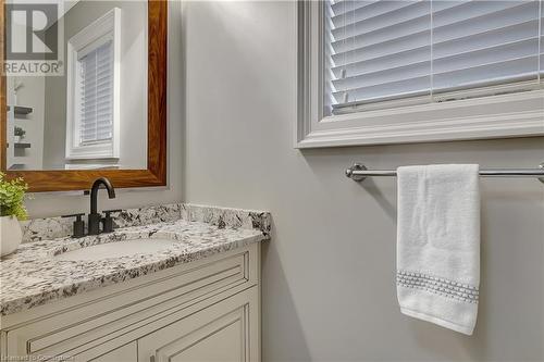 20 Kedwell Street, Cambridge, ON - Indoor Photo Showing Bathroom