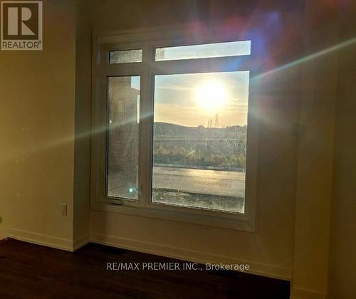 10217 Huntington Road, Vaughan, ON - Indoor Photo Showing Other Room