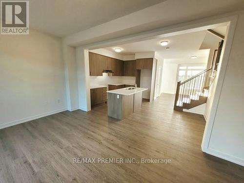 10217 Huntington Road, Vaughan, ON - Indoor Photo Showing Kitchen