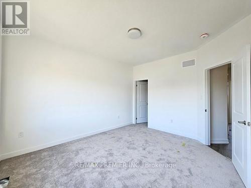 10217 Huntington Road, Vaughan, ON - Indoor Photo Showing Other Room