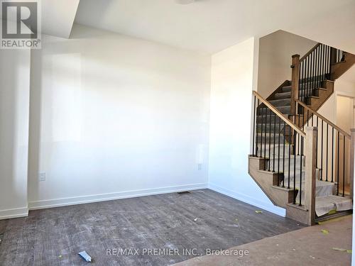 10217 Huntington Road, Vaughan, ON - Indoor Photo Showing Other Room