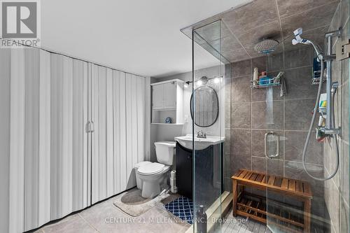 712 Elgin Street, Newmarket, ON - Indoor Photo Showing Bathroom