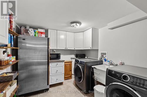 712 Elgin Street, Newmarket, ON - Indoor Photo Showing Laundry Room