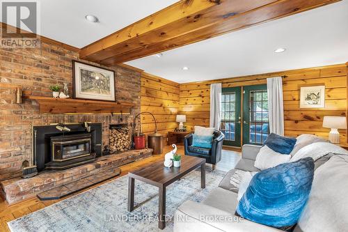 4634 Holborn Road, East Gwillimbury, ON - Indoor Photo Showing Living Room With Fireplace