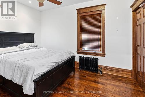 31 Hewitt Avenue, Toronto, ON - Indoor Photo Showing Bedroom