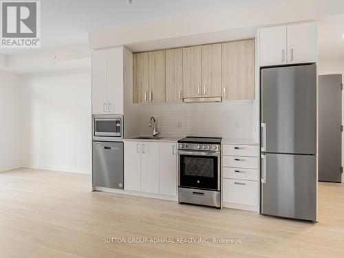 1106A - 30 Upper Mall Way, Vaughan, ON - Indoor Photo Showing Kitchen