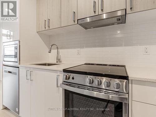 1106A - 30 Upper Mall Way, Vaughan, ON - Indoor Photo Showing Kitchen