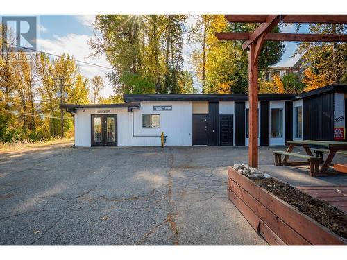 1841 3B Highway, Fruitvale, BC 