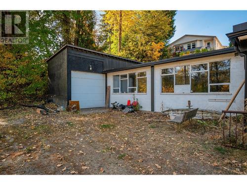 1841  3B Highway, Fruitvale, BC 