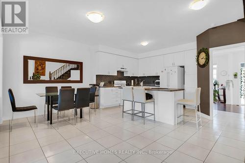 186 Etheridge Avenue, Milton, ON - Indoor Photo Showing Kitchen