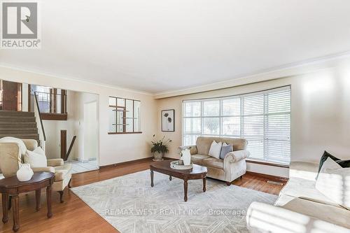 3268 Marlene Court, Mississauga, ON - Indoor Photo Showing Living Room