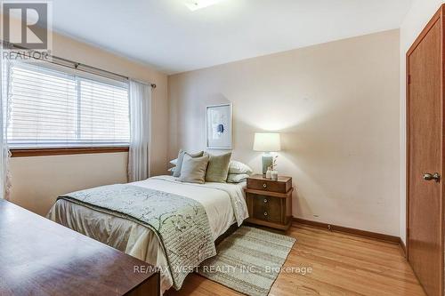 3268 Marlene Court, Mississauga, ON - Indoor Photo Showing Bedroom