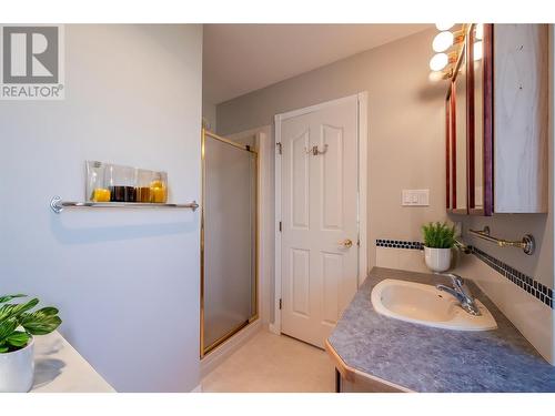 805 Comox Street Unit# 243, Penticton, BC - Indoor Photo Showing Bathroom