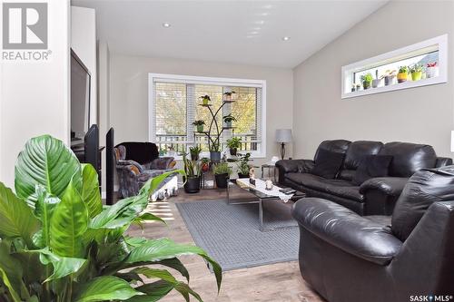 4566 James Hill Road, Regina, SK - Indoor Photo Showing Living Room