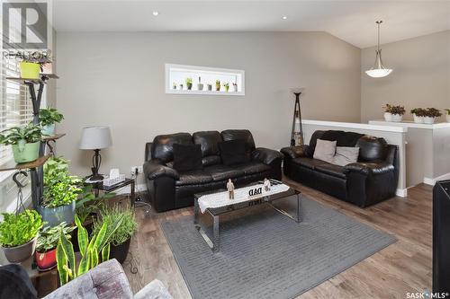 4566 James Hill Road, Regina, SK - Indoor Photo Showing Living Room