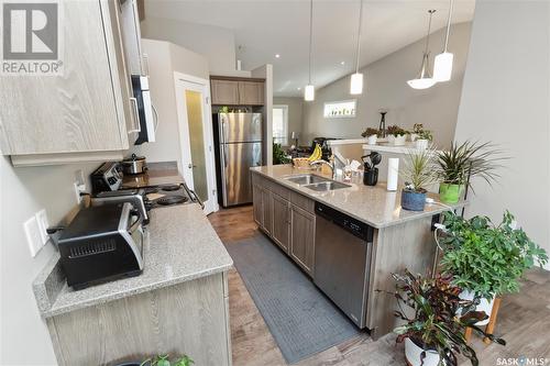 4566 James Hill Road, Regina, SK - Indoor Photo Showing Kitchen With Double Sink With Upgraded Kitchen