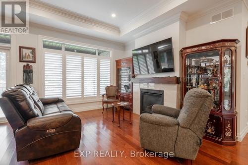 26 Elwood Street, Strathroy-Caradoc (Se), ON - Indoor Photo Showing Living Room With Fireplace