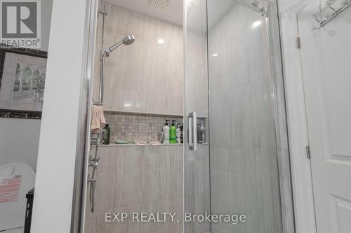 26 Elwood Street, Strathroy-Caradoc (Se), ON - Indoor Photo Showing Bathroom