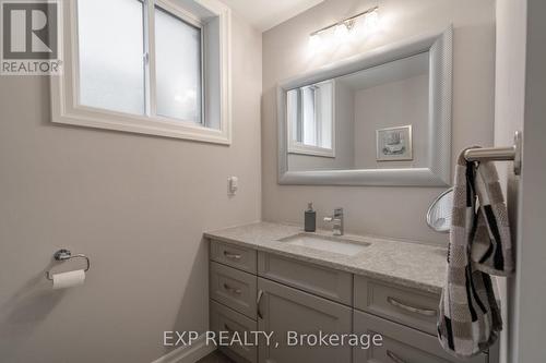 26 Elwood Street, Strathroy-Caradoc (Se), ON - Indoor Photo Showing Bathroom