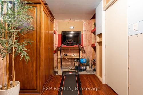 26 Elwood Street, Strathroy-Caradoc (Se), ON - Indoor Photo Showing Other Room