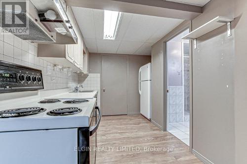 127 Manor Road, St. Thomas, ON - Indoor Photo Showing Kitchen