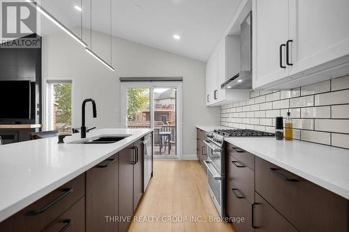 850 Cresthaven Crescent, London, ON - Indoor Photo Showing Kitchen With Double Sink With Upgraded Kitchen