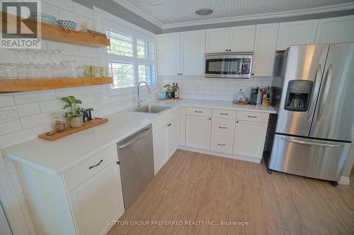 572 Ridgewood Crescent, London, ON - Indoor Photo Showing Kitchen