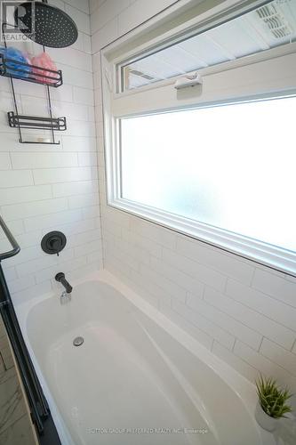 572 Ridgewood Crescent, London, ON - Indoor Photo Showing Bathroom