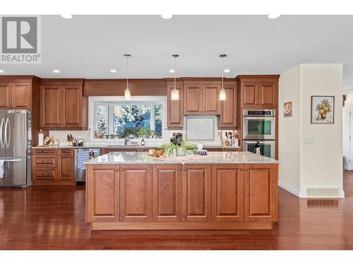 3820 Wetton Road, West Kelowna, BC - Indoor Photo Showing Kitchen