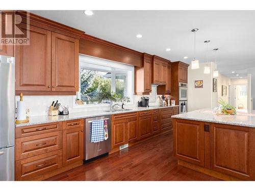 3820 Wetton Road, West Kelowna, BC - Indoor Photo Showing Kitchen With Upgraded Kitchen