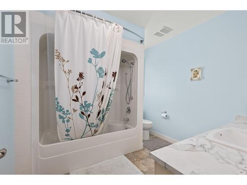 3820 Wetton Road, West Kelowna, BC - Indoor Photo Showing Bathroom