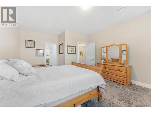 1419 Montenegro Drive, Kelowna, BC - Indoor Photo Showing Bedroom